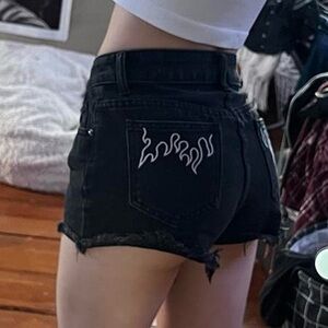 SHEIN Black Mini Booty Shorts With Flame Embroidered Pockets Women’s Petite XS